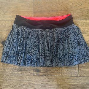 Lululemon Black/Grey Print Skort Size 8